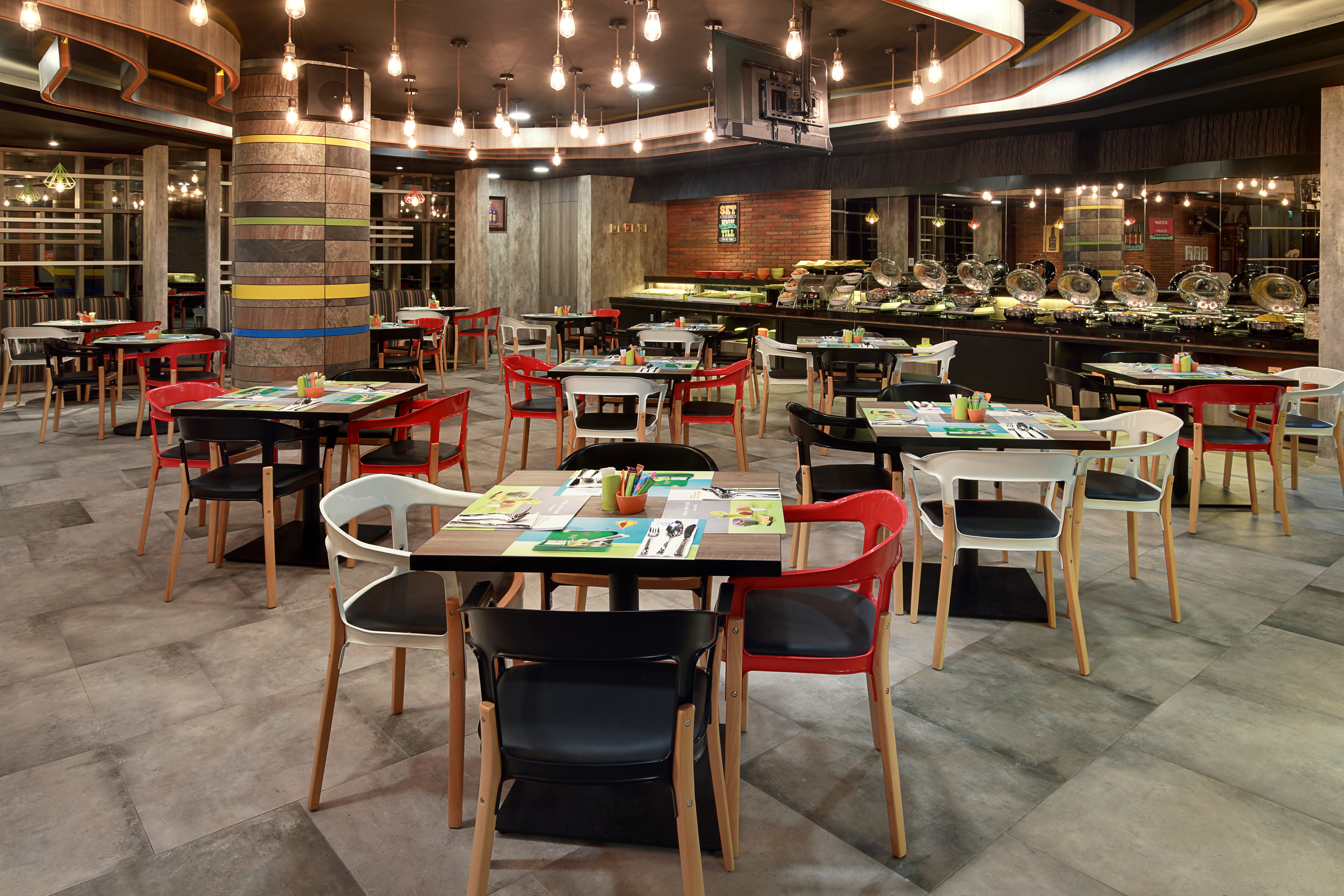 Ibis Styles Makassar – Streats Restaurant